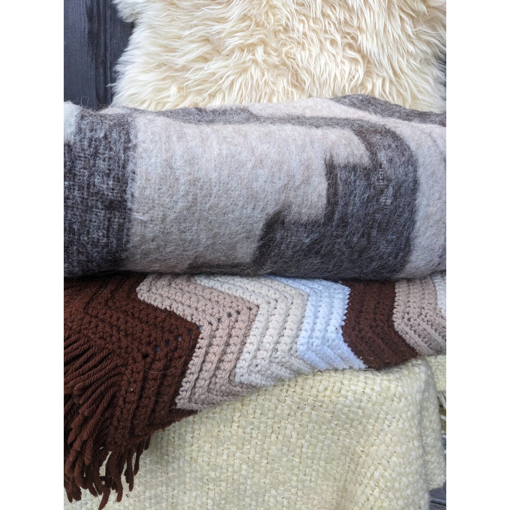 Vintage Hilados Y Tejidos Pucara Peruvian Neutral Blanket